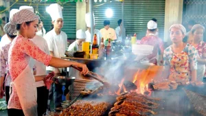 Ẩm thực đường phố Việt Nam: Khám phá hương vị đặc sắc và trải nghiệm khó quên