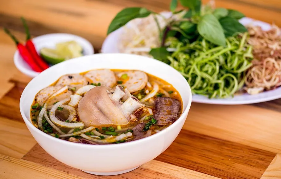 Tại sao bạn nhất định phải thử đặc sản miền Trung?
